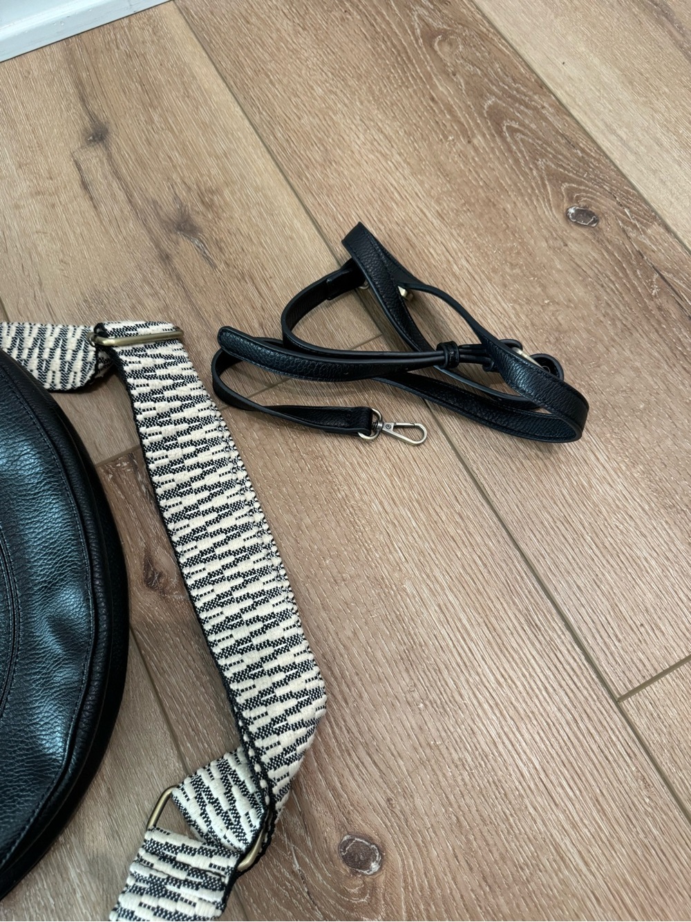 Urban Originals Luna Slouchy Bag Anthropologie crescent-shaped - 2 strap options - Picture 5 of 9